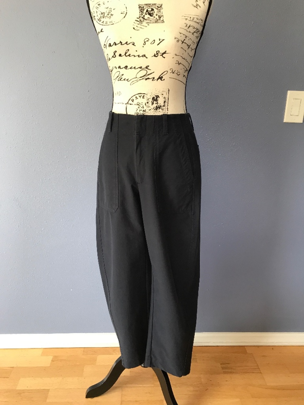 High waisted Barrel leg Athleta pants size 4